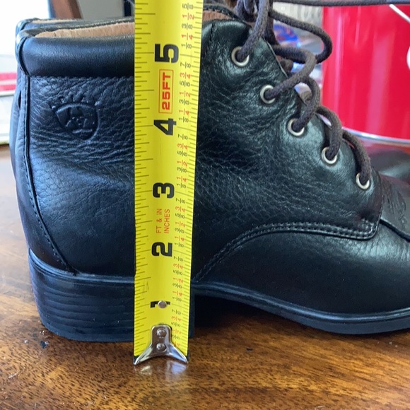 ARIAT JOSIE BLACK LEATHER LACE UP BOOTS. - Picture 10 of 12